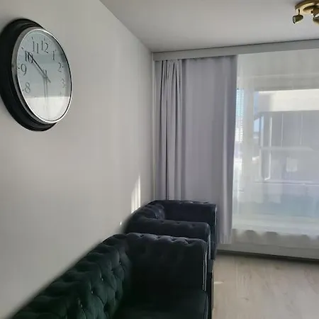 Valoisa Studio Hertsin Ostoskeskuksen Yhteydessa Appartement Helsinki